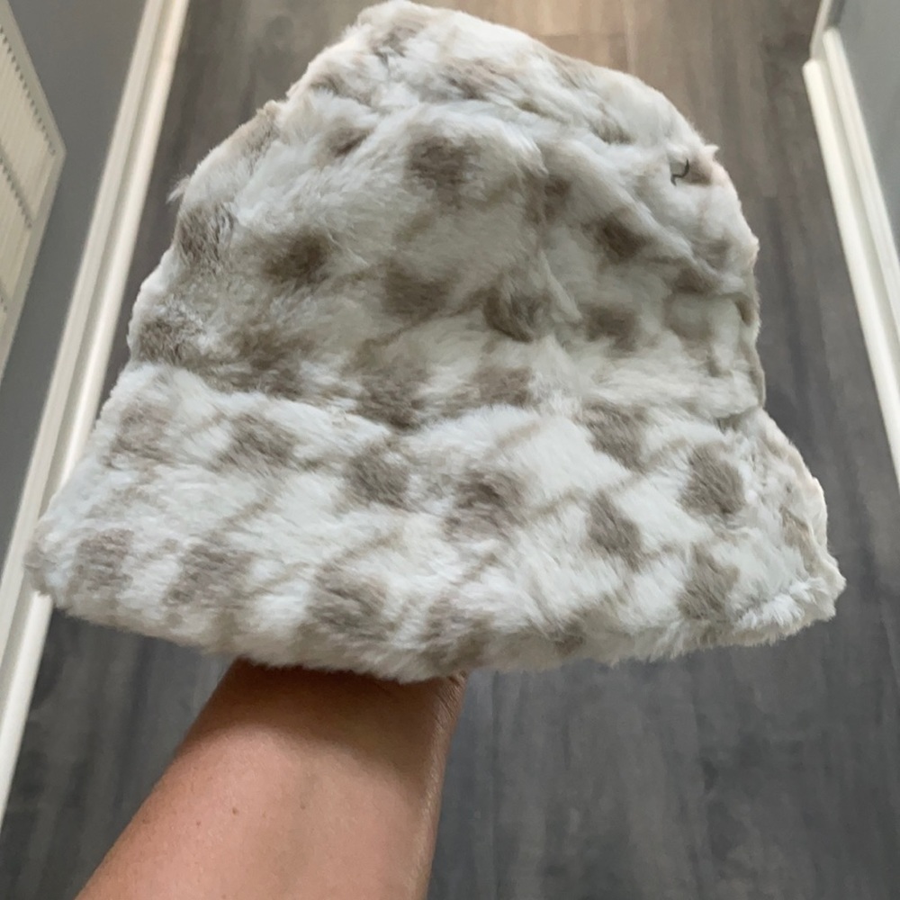 Shelli Segal Laundry faux fur bucket hat NEW